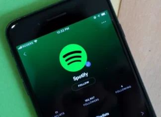 Почему ваш Spotify ставит песни на паузу? Вот как исправить