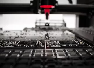 Что такое оригинальный производитель оборудования (OEM): Все, что вы должны знать