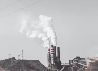 Кто производит телевизоры Skyworth?