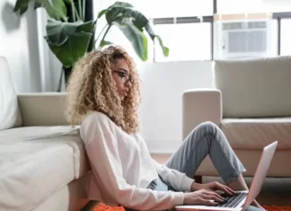 Как включить субтитры на Crunchyroll