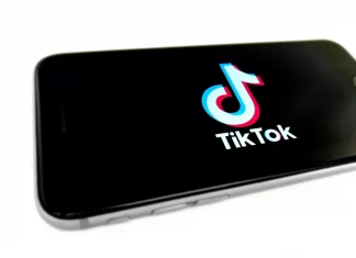 Как добавлять пользовательские стикеры в TikTok